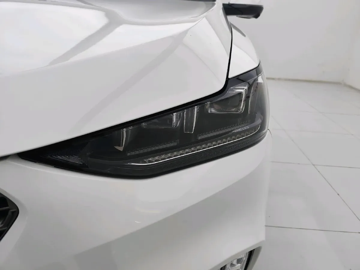 2021 WEY VV6 2.0T 227HP L4 7DCT,autocango,china used car exporter,china ev exporter,chinese used car exporter,chinese used ev exporter