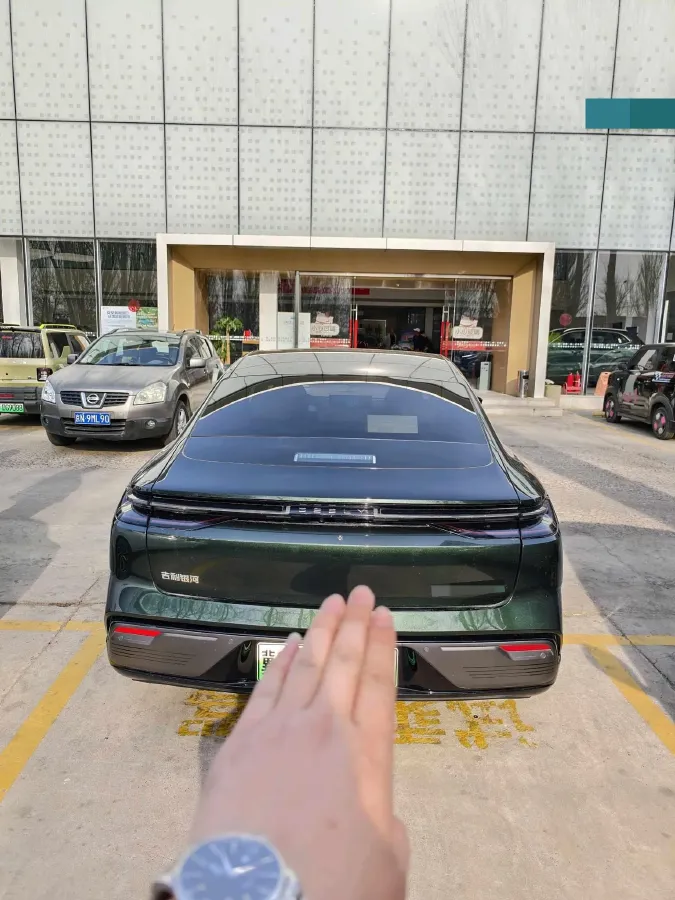 2025 Geely Galaxy Starshine 8 1.5T 163HP L4 3DHT PHEV 27.69KWH,autocango,china used car exporter,china ev exporter,chinese used car exporter,chinese used ev exporter