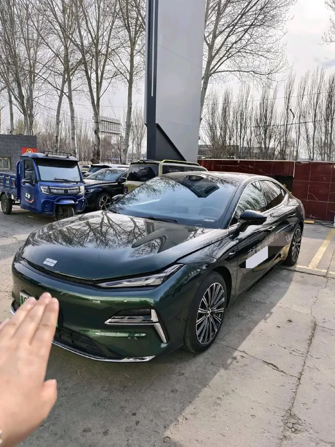 2025 Geely Galaxy Starshine 8 1.5T 163HP L4 3DHT PHEV 27.69KWH,autocango,china used car exporter,china ev exporter,chinese used car exporter,chinese used ev exporter