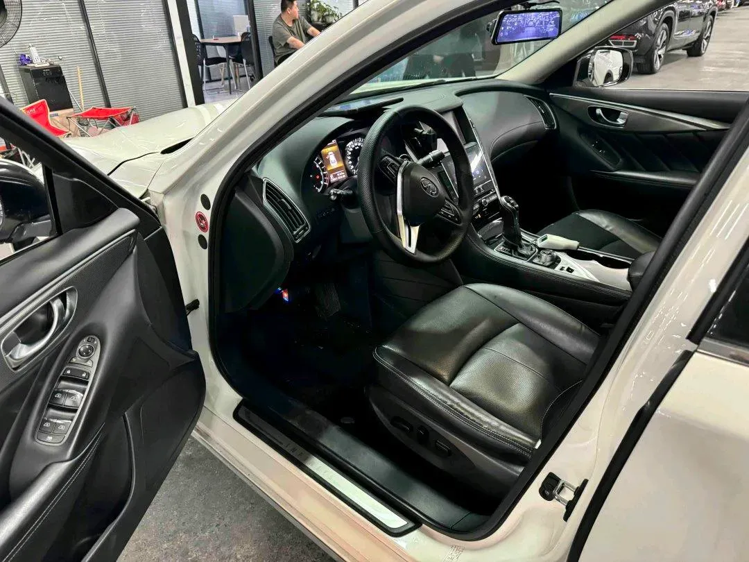 2018 Jeep Grand Commander 2.0T 265HP L4 9AT,autocango,china used car exporter,china ev exporter,chinese used car exporter,chinese used ev exporter