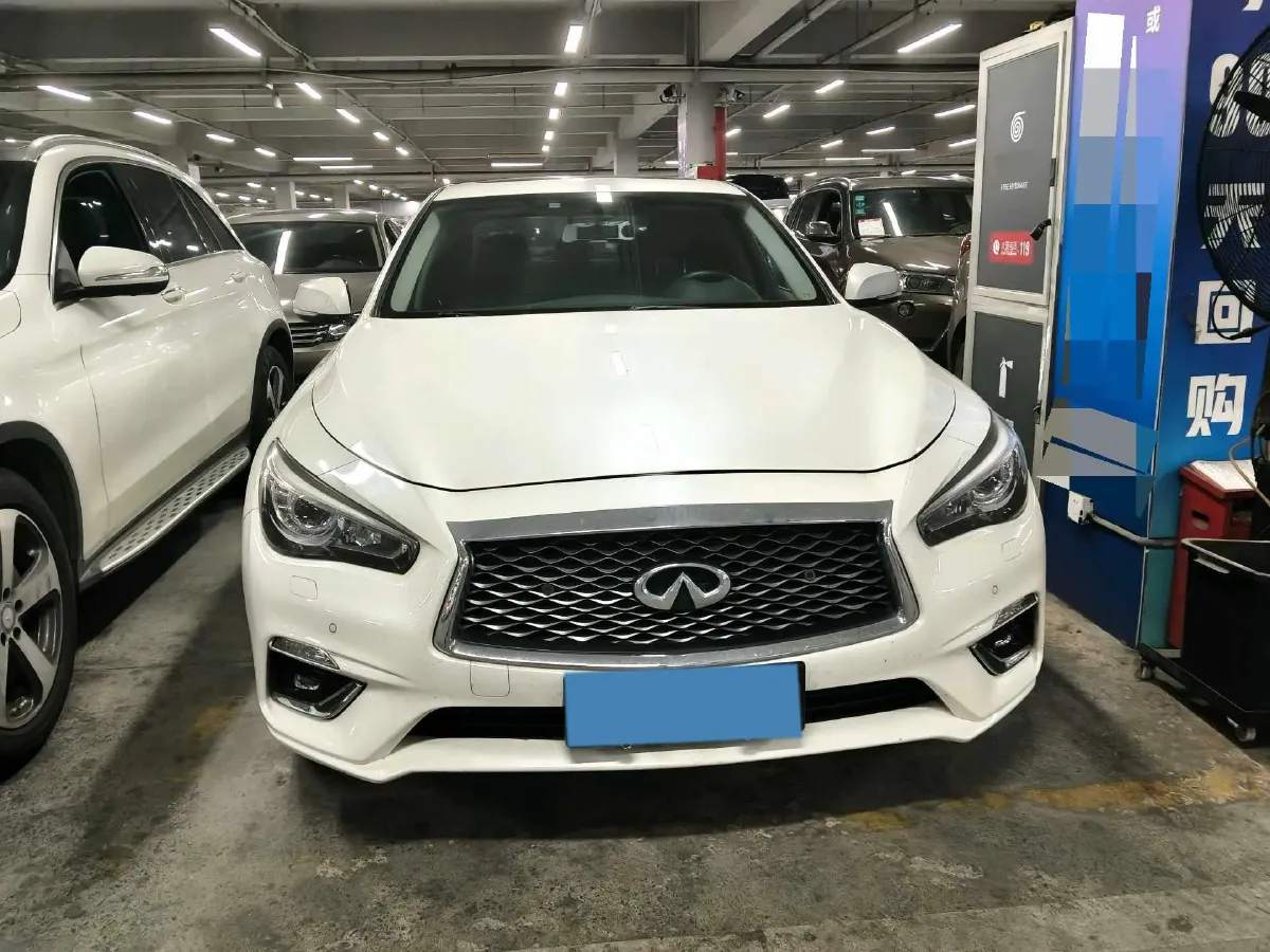 2018 Jeep Grand Commander 2.0T 265HP L4 9AT,autocango,china used car exporter,china ev exporter,chinese used car exporter,chinese used ev exporter