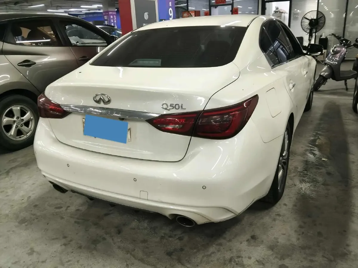 2018 Jeep Grand Commander 2.0T 265HP L4 9AT,autocango,china used car exporter,china ev exporter,chinese used car exporter,chinese used ev exporter