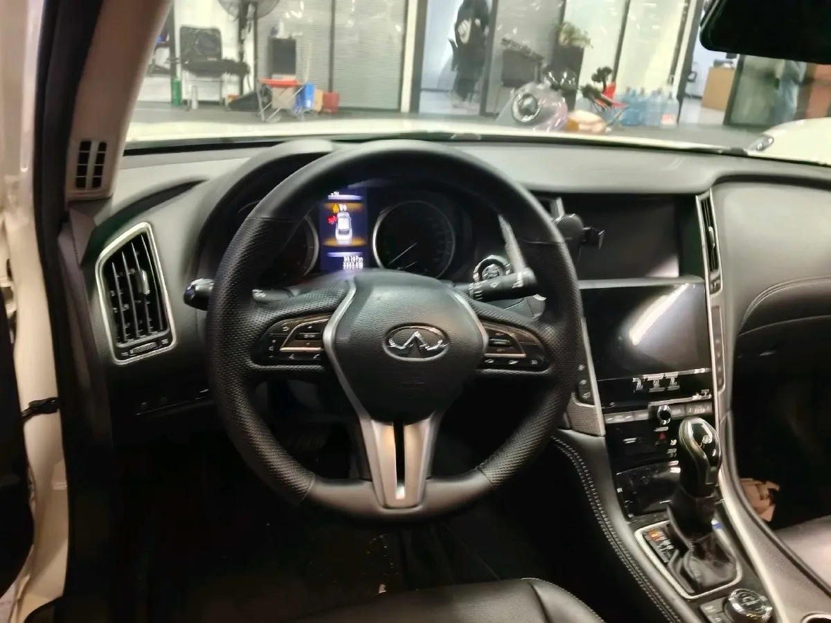 2018 Jeep Grand Commander 2.0T 265HP L4 9AT,autocango,china used car exporter,china ev exporter,chinese used car exporter,chinese used ev exporter