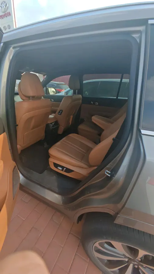 2020 Li ONE Range Extended 131HP REEV 40.5KWH,autocango,china used car exporter,china ev exporter,chinese used car exporter,chinese used ev exporter