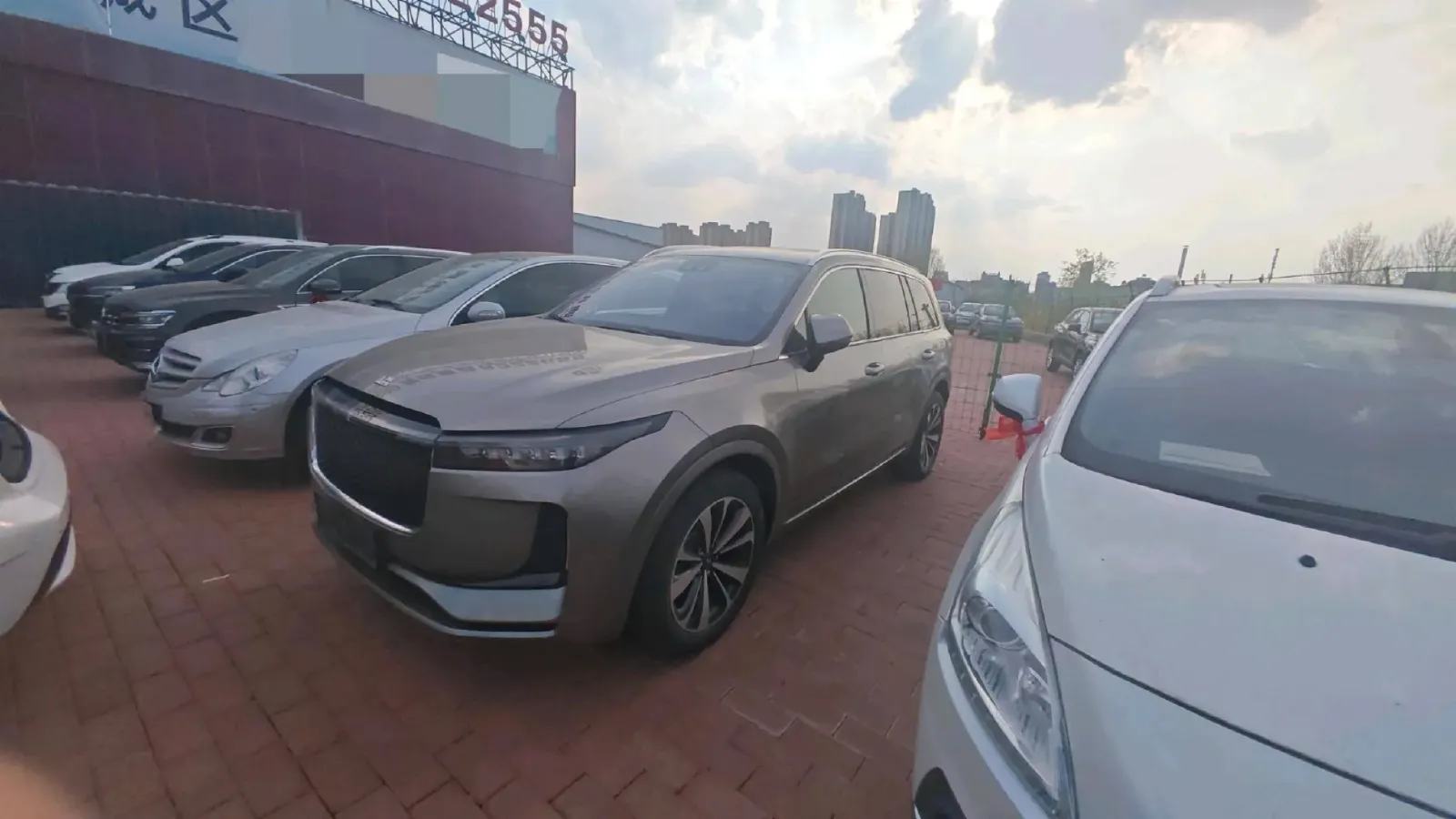 2020 Li ONE Range Extended 131HP REEV 40.5KWH,autocango,china used car exporter,china ev exporter,chinese used car exporter,chinese used ev exporter