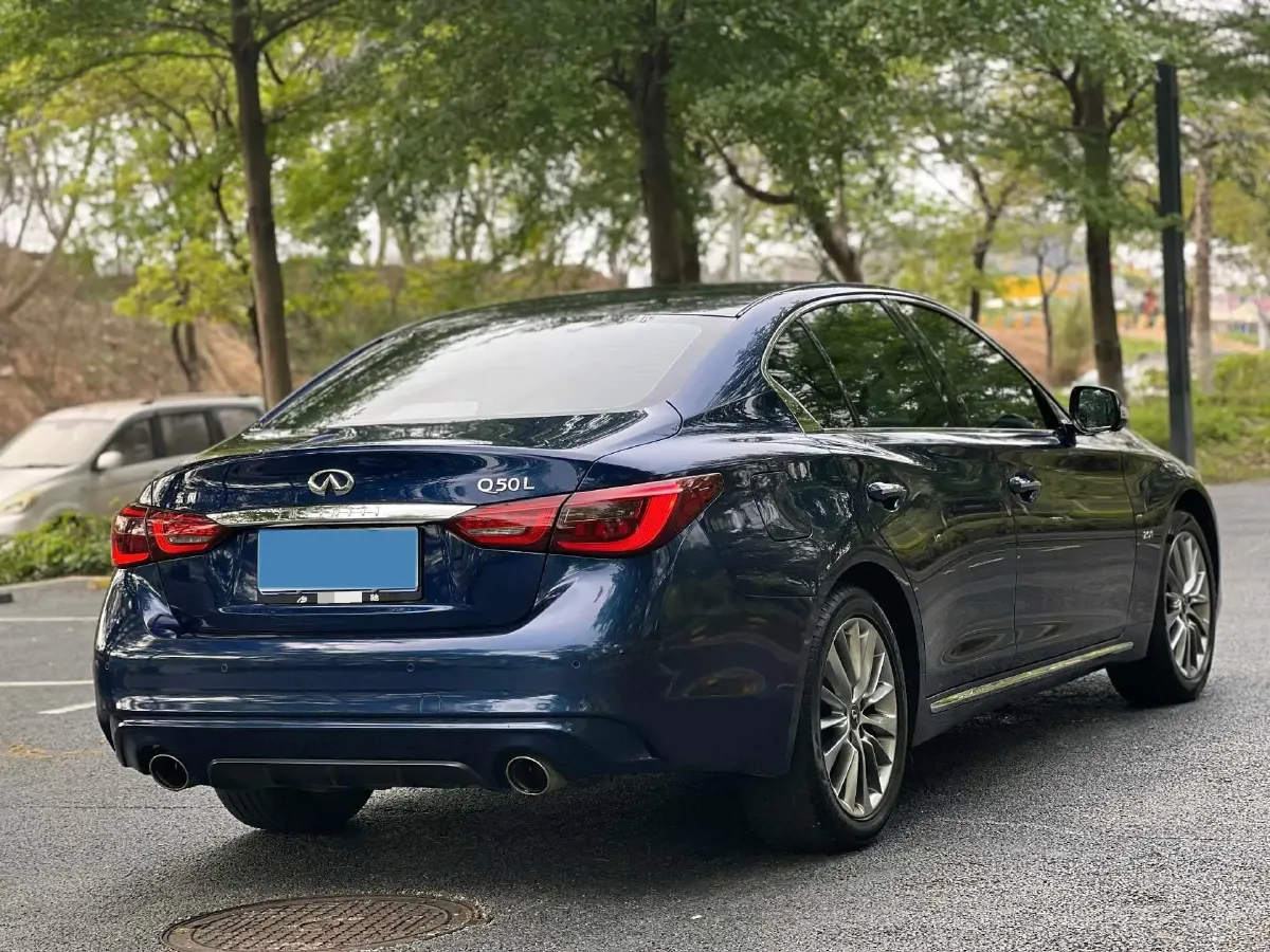 2018 Jeep Grand Commander 2.0T 265HP L4 9AT,autocango,china used car exporter,china ev exporter,chinese used car exporter,chinese used ev exporter