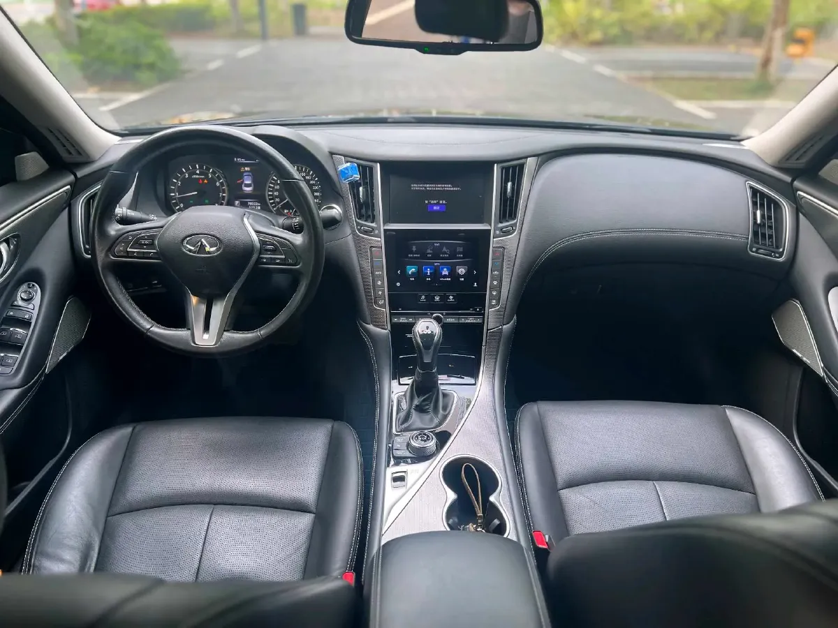 2018 Jeep Grand Commander 2.0T 265HP L4 9AT,autocango,china used car exporter,china ev exporter,chinese used car exporter,chinese used ev exporter