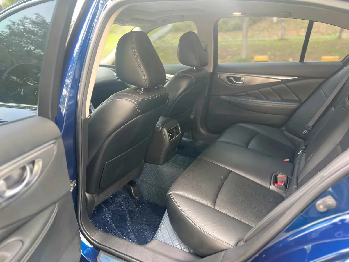 2018 Jeep Grand Commander 2.0T 265HP L4 9AT,autocango,china used car exporter,china ev exporter,chinese used car exporter,chinese used ev exporter