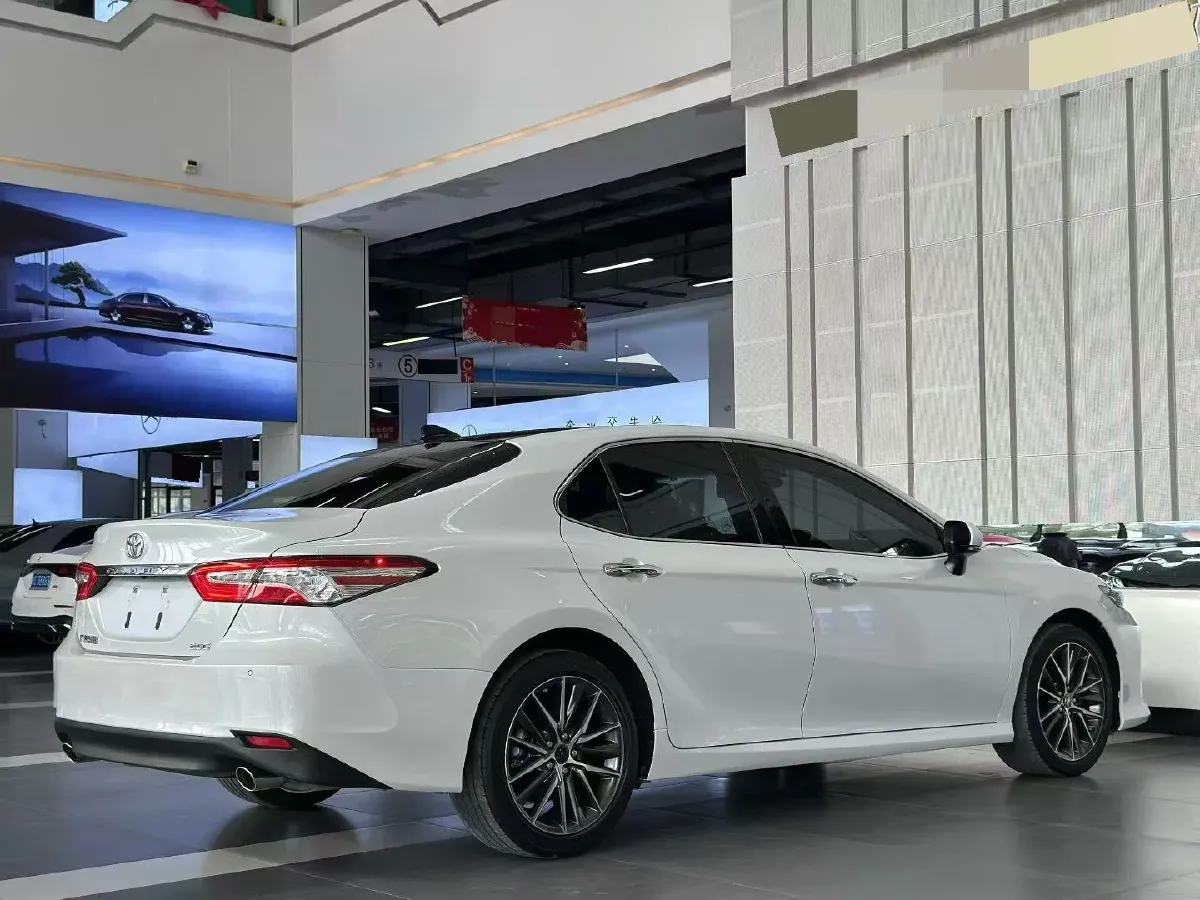 2021 Toyota Camry 2.5L 209HP L4 8AT,autocango,china used car exporter,china ev exporter,chinese used car exporter,chinese used ev exporter