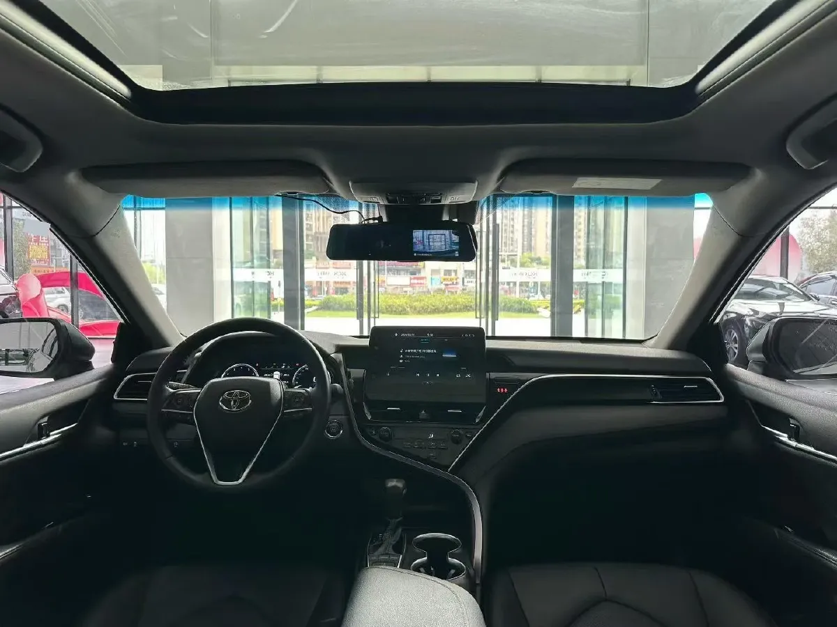 2021 Toyota Camry 2.5L 209HP L4 8AT,autocango,china used car exporter,china ev exporter,chinese used car exporter,chinese used ev exporter