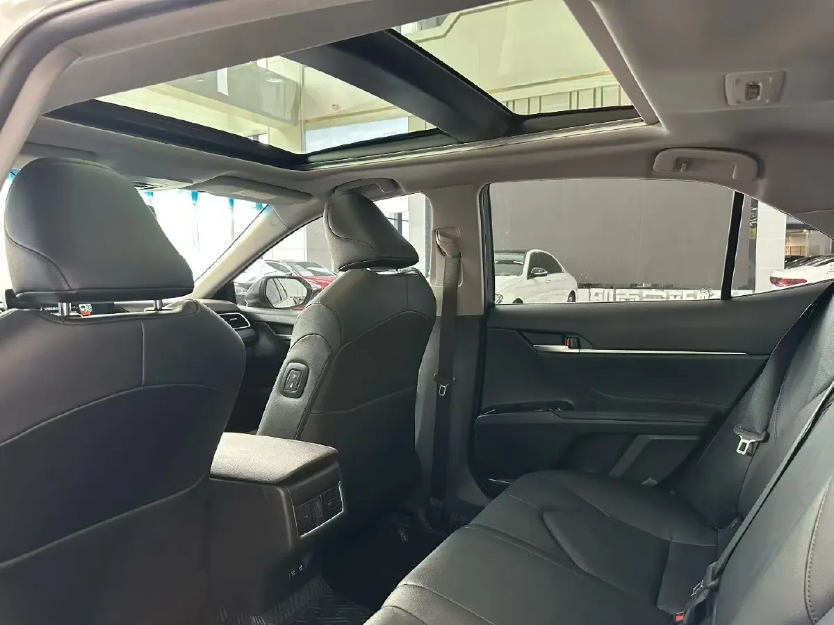 2021 Toyota Camry 2.5L 209HP L4 8AT,autocango,china used car exporter,china ev exporter,chinese used car exporter,chinese used ev exporter