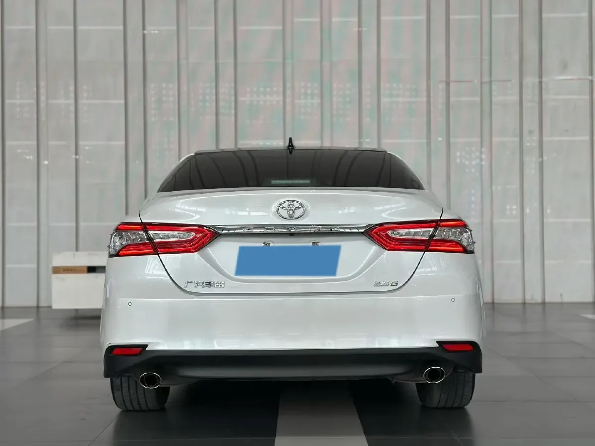 2021 Toyota Camry 2.5L 209HP L4 8AT,autocango,china used car exporter,china ev exporter,chinese used car exporter,chinese used ev exporter