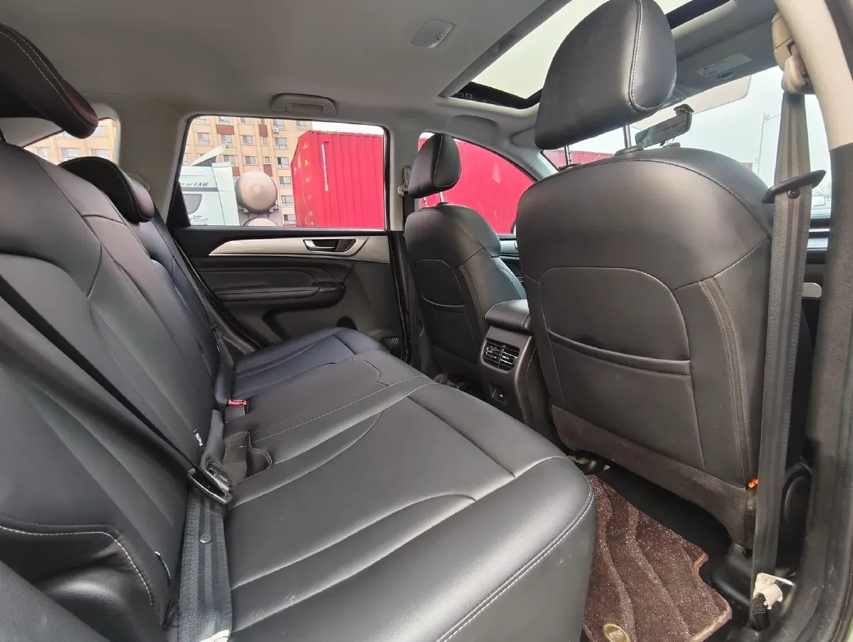 2021 Haval M6 1.5T 150HP L4 7DCT,autocango,china used car exporter,china ev exporter,chinese used car exporter,chinese used ev exporter