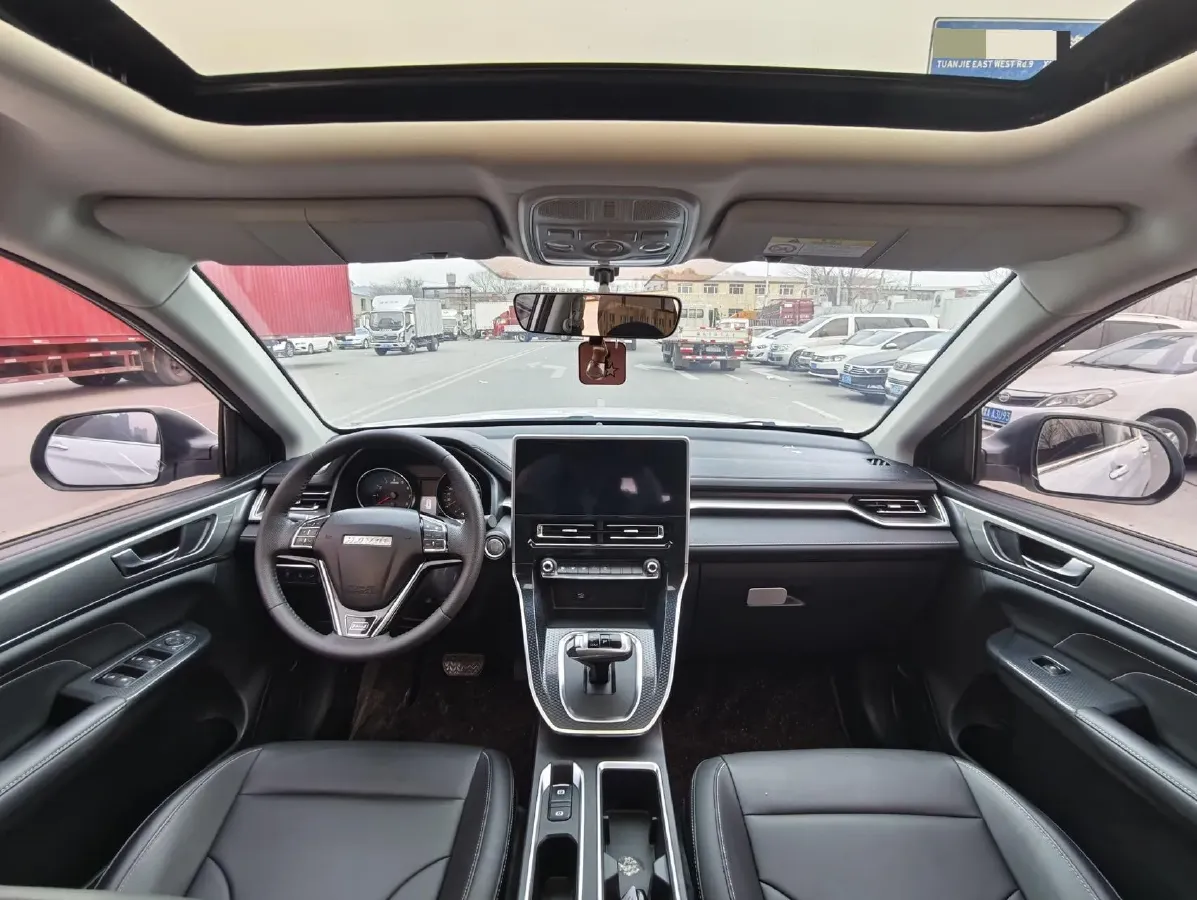 2021 Haval M6 1.5T 150HP L4 7DCT,autocango,china used car exporter,china ev exporter,chinese used car exporter,chinese used ev exporter