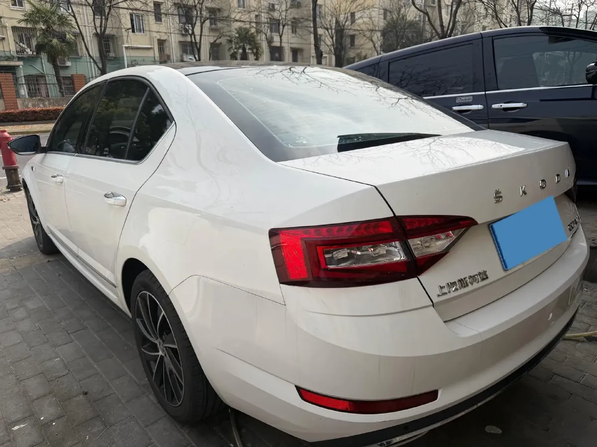 2020 Skoda Octavia 1.4T 150HP L4 7DCT,autocango,china used car exporter,china ev exporter,chinese used car exporter,chinese used ev exporter