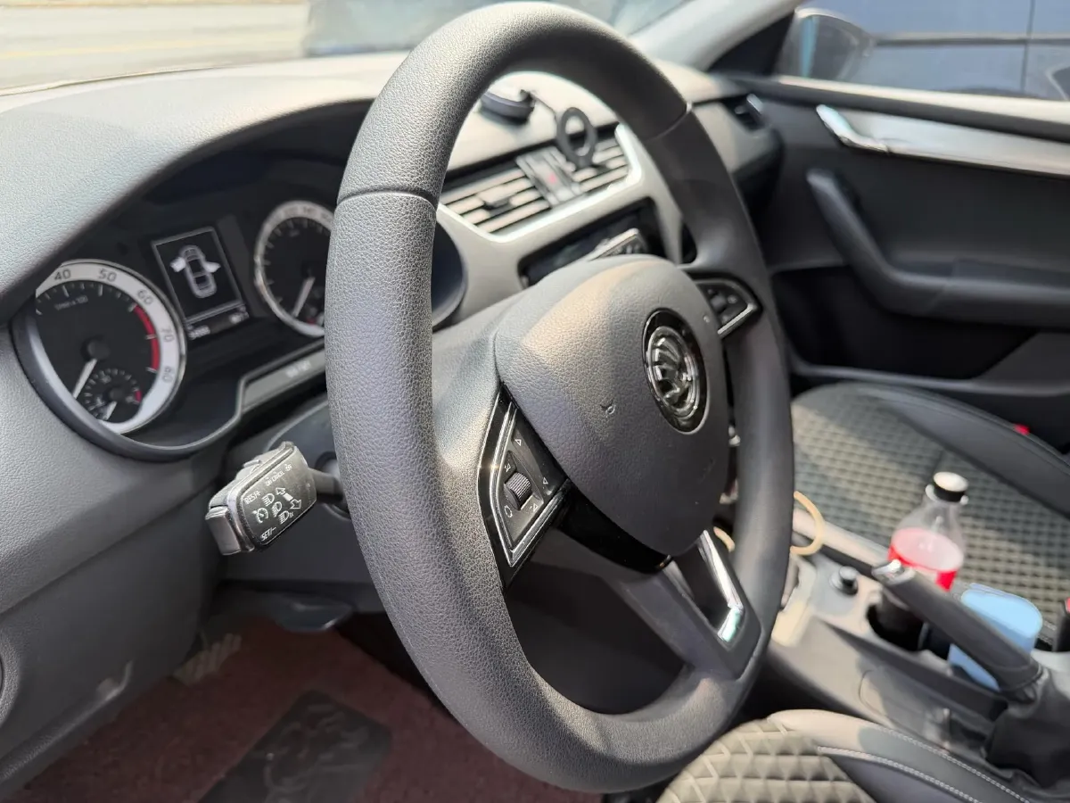 2020 Skoda Octavia 1.4T 150HP L4 7DCT,autocango,china used car exporter,china ev exporter,chinese used car exporter,chinese used ev exporter