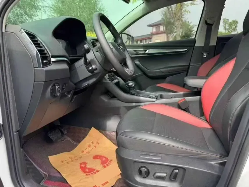 2024 Skoda Karoq 1.4T 150HP L4 7DCT,autocango,china used car exporter,china ev exporter,chinese used car exporter,chinese used ev exporter