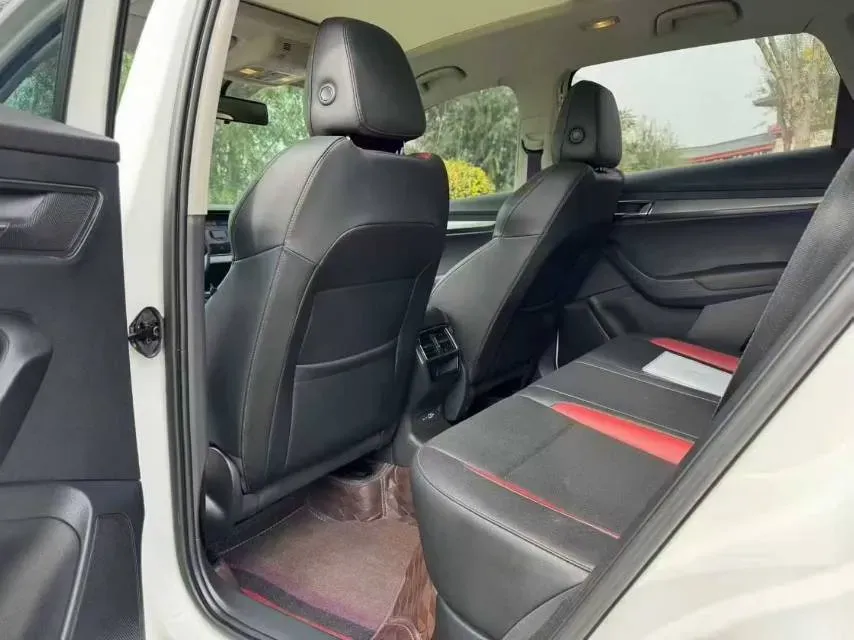 2024 Skoda Karoq 1.4T 150HP L4 7DCT,autocango,china used car exporter,china ev exporter,chinese used car exporter,chinese used ev exporter