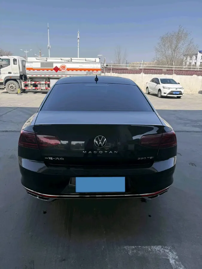 2025 Volkswagen Magotan 2.0T 186HP L4 7DCT,autocango,china used car exporter,china ev exporter,chinese used car exporter,chinese used ev exporter