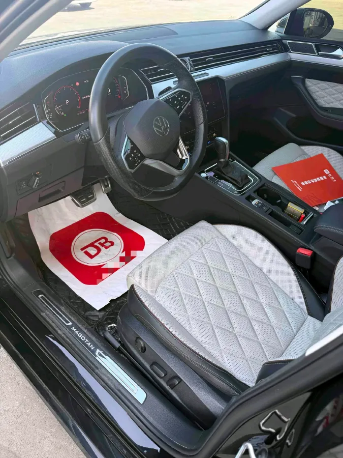 2025 Volkswagen Magotan 2.0T 186HP L4 7DCT,autocango,china used car exporter,china ev exporter,chinese used car exporter,chinese used ev exporter
