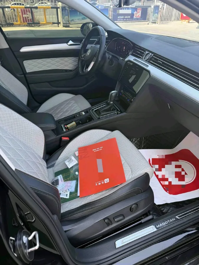 2025 Volkswagen Magotan 2.0T 186HP L4 7DCT,autocango,china used car exporter,china ev exporter,chinese used car exporter,chinese used ev exporter