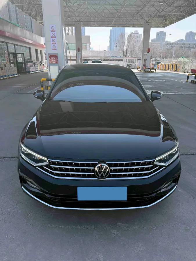 2025 Volkswagen Magotan 2.0T 186HP L4 7DCT,autocango,china used car exporter,china ev exporter,chinese used car exporter,chinese used ev exporter