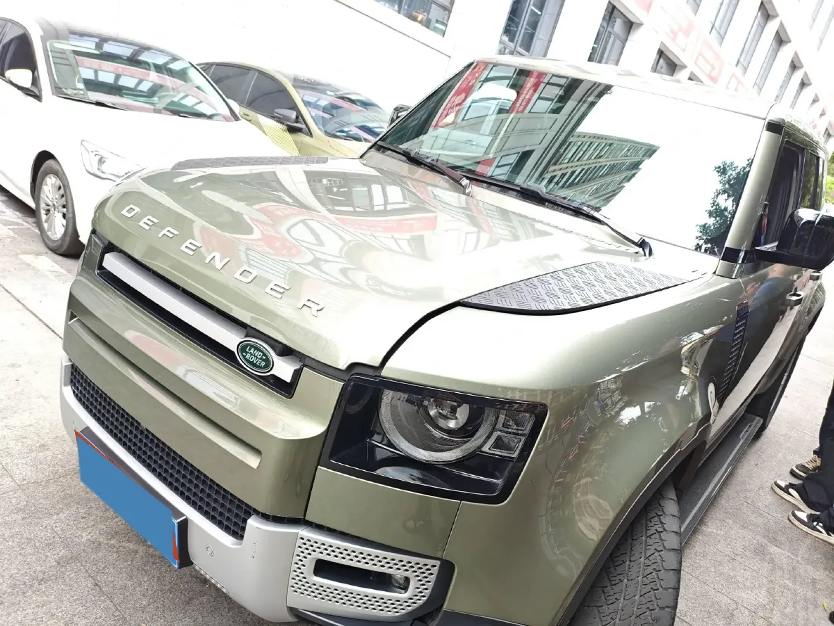 2020 Land Rover Defender 3.0T 400HP L6 8AT,autocango,china used car exporter,china ev exporter,chinese used car exporter,chinese used ev exporter