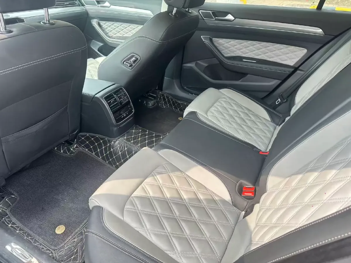 2023 Volkswagen Magotan 2.0T 186HP L4 7DCT,autocango,china used car exporter,china ev exporter,chinese used car exporter,chinese used ev exporter