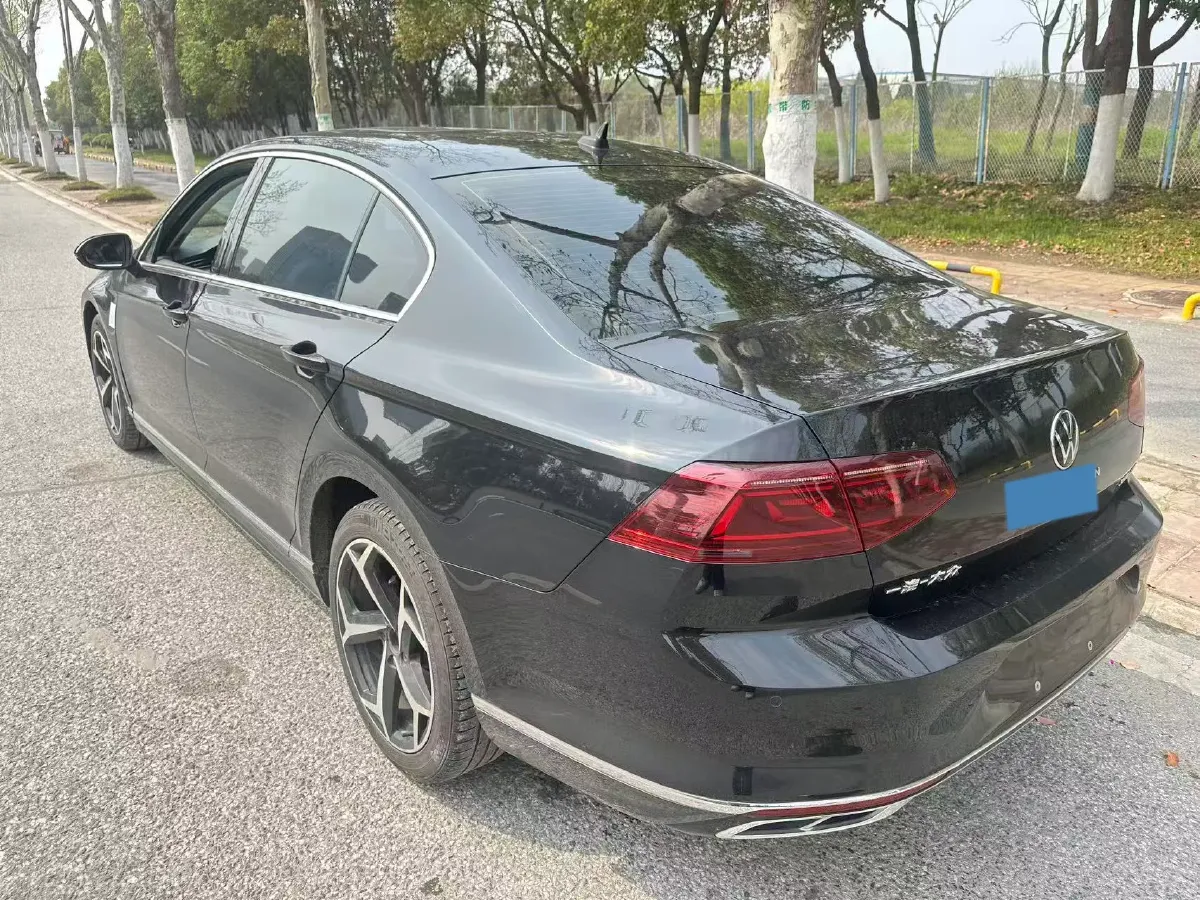 2023 Volkswagen Magotan 2.0T 186HP L4 7DCT,autocango,china used car exporter,china ev exporter,chinese used car exporter,chinese used ev exporter