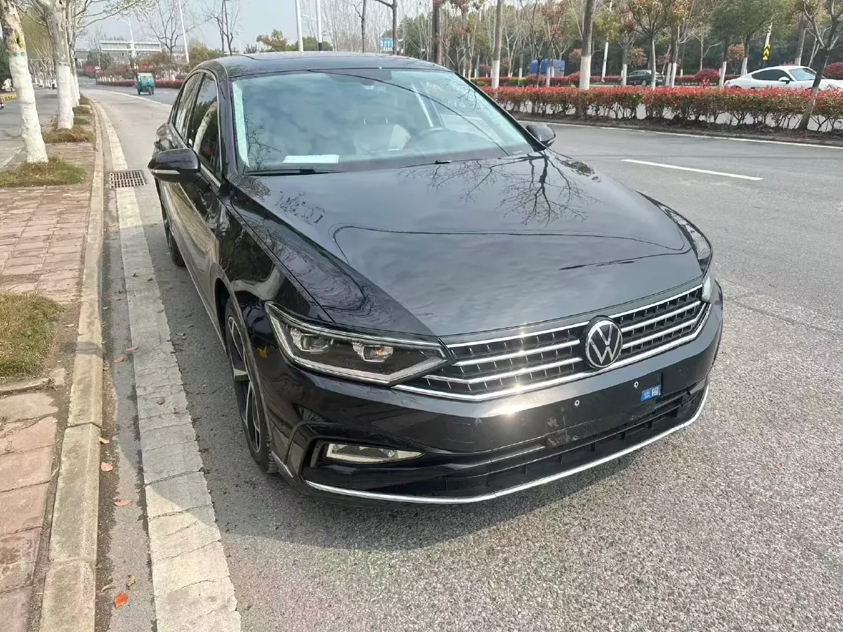 2023 Volkswagen Magotan 2.0T 186HP L4 7DCT,autocango,china used car exporter,china ev exporter,chinese used car exporter,chinese used ev exporter