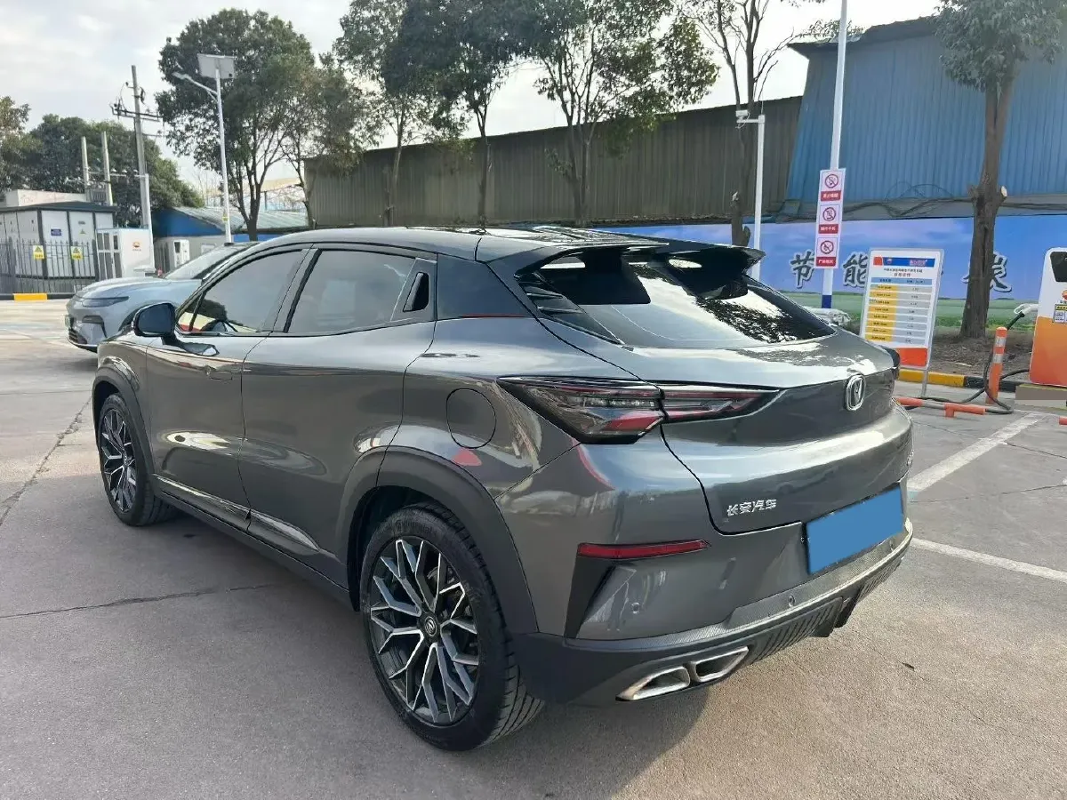 2022 ChangAn UNI-T 1.5T 188HP L4 7DCT,autocango,china used car exporter,china ev exporter,chinese used car exporter,chinese used ev exporter