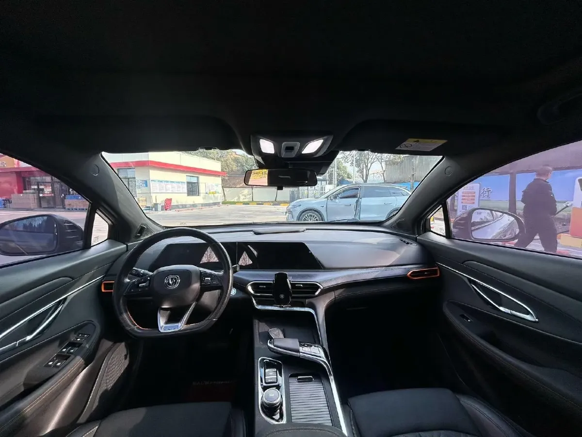 2022 ChangAn UNI-T 1.5T 188HP L4 7DCT,autocango,china used car exporter,china ev exporter,chinese used car exporter,chinese used ev exporter