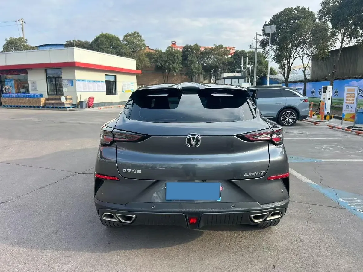 2022 ChangAn UNI-T 1.5T 188HP L4 7DCT,autocango,china used car exporter,china ev exporter,chinese used car exporter,chinese used ev exporter