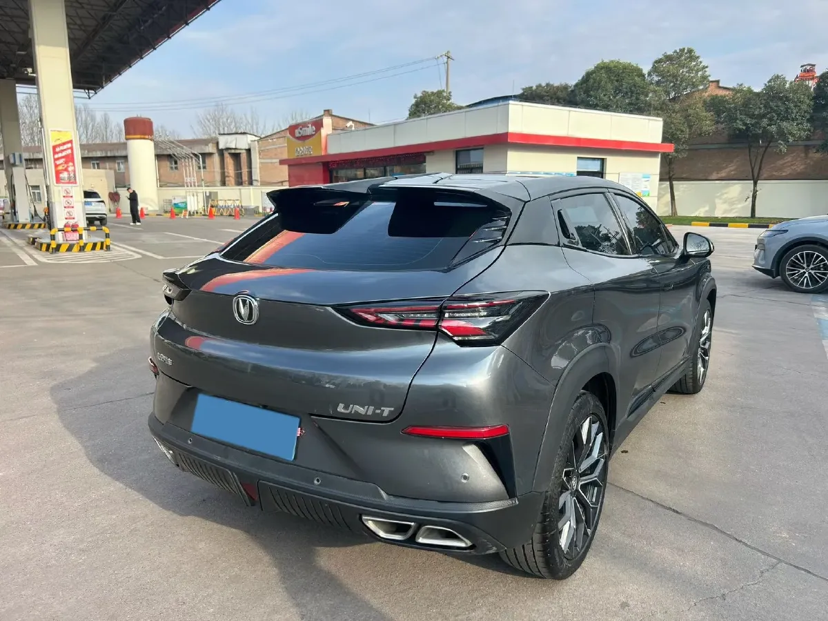 2022 ChangAn UNI-T 1.5T 188HP L4 7DCT,autocango,china used car exporter,china ev exporter,chinese used car exporter,chinese used ev exporter