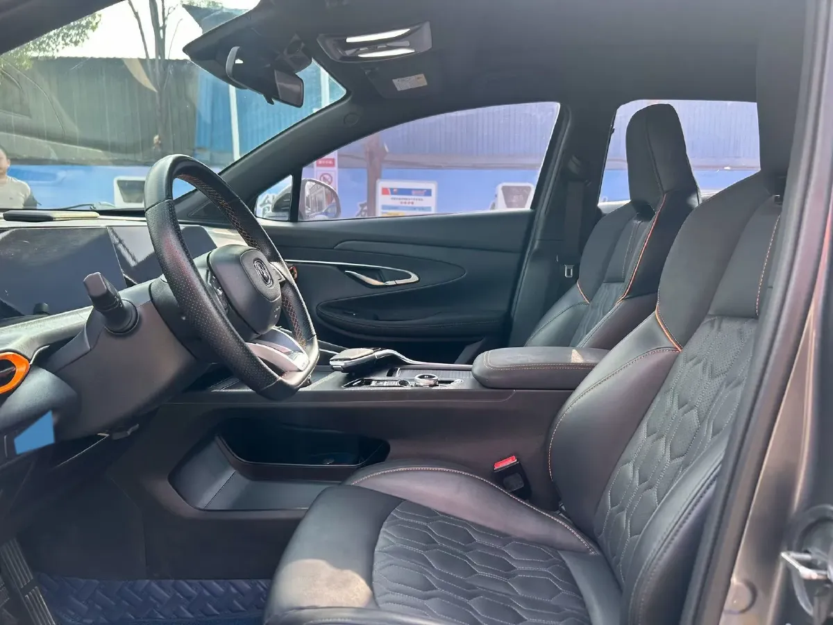 2022 ChangAn UNI-T 1.5T 188HP L4 7DCT,autocango,china used car exporter,china ev exporter,chinese used car exporter,chinese used ev exporter