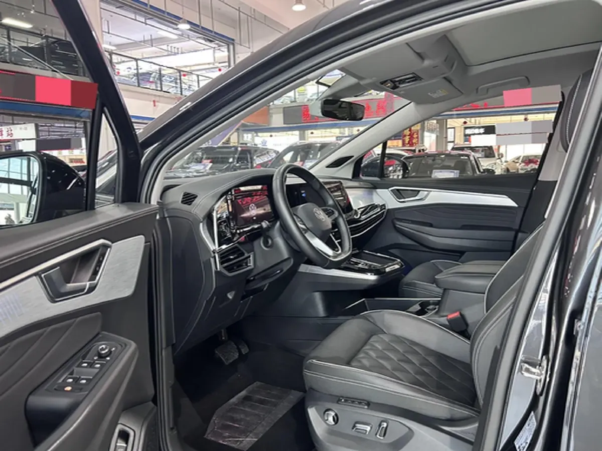 2023 Volkswagen Talagon 2.0T 220HP L4 7DCT,autocango,china used car exporter,china ev exporter,chinese used car exporter,chinese used ev exporter