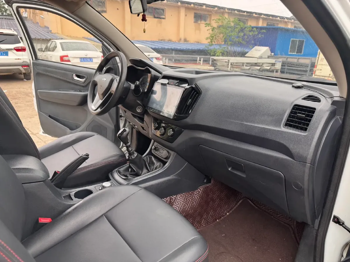 2018 MAXUS XinTu V80 2.5T 136HP L4 6MT,autocango,china used car exporter,china ev exporter,chinese used car exporter,chinese used ev exporter