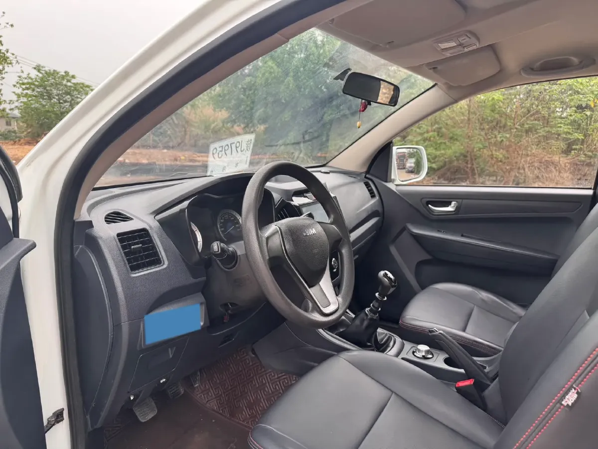 2018 MAXUS XinTu V80 2.5T 136HP L4 6MT,autocango,china used car exporter,china ev exporter,chinese used car exporter,chinese used ev exporter