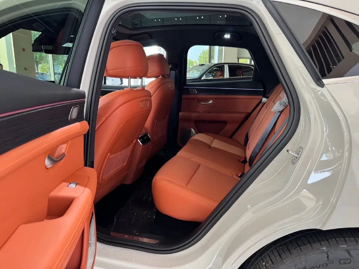 2025 AITO AITO M5 1.5T 152HP L4 REEV 42KWH,autocango,china used car exporter,china ev exporter,chinese used car exporter,chinese used ev exporter