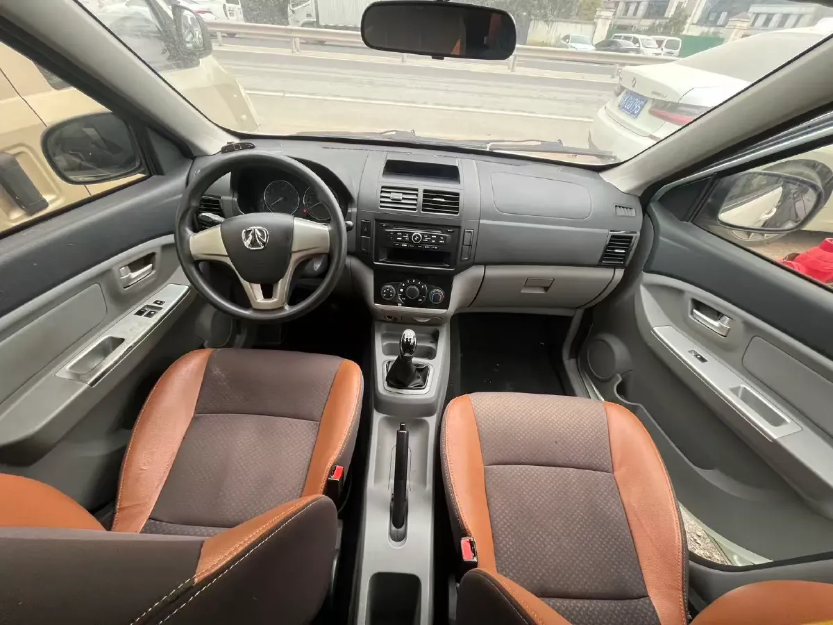 2017 BAIC WeiWang M20 1.5L 116HP L4 5MT,autocango,china used car exporter,china ev exporter,chinese used car exporter,chinese used ev exporter