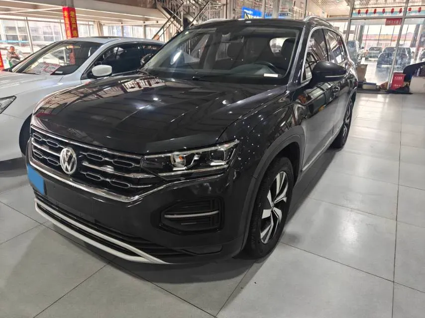 2019 Jeep Cherokee 2.0T 234HP L4 9AT,autocango,china used car exporter,china ev exporter,chinese used car exporter,chinese used ev exporter