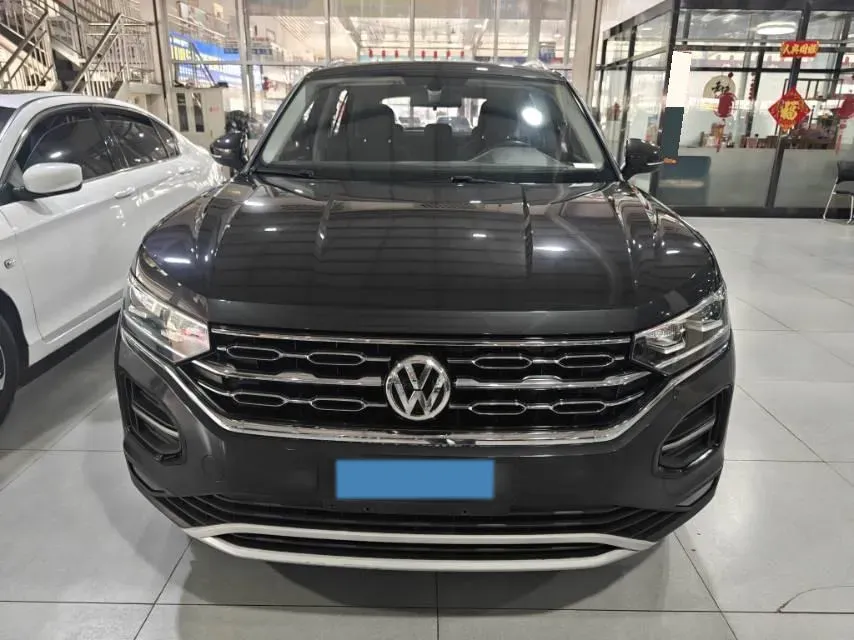 2019 Jeep Cherokee 2.0T 234HP L4 9AT,autocango,china used car exporter,china ev exporter,chinese used car exporter,chinese used ev exporter