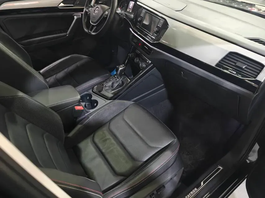 2019 Jeep Cherokee 2.0T 234HP L4 9AT,autocango,china used car exporter,china ev exporter,chinese used car exporter,chinese used ev exporter