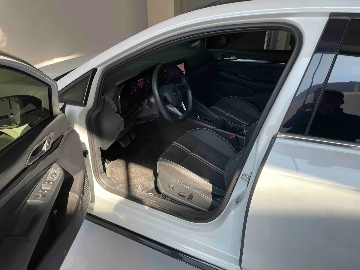 2023 Volkswagen Golf 1.4T 150HP L4 7DCT,autocango,china used car exporter,china ev exporter,chinese used car exporter,chinese used ev exporter