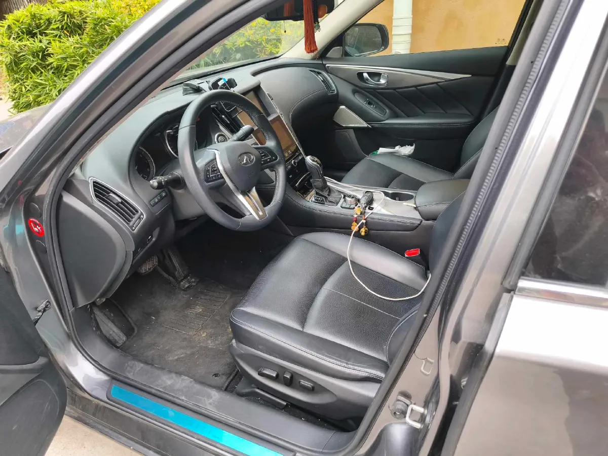 2018 Jeep Grand Commander 2.0T 265HP L4 9AT,autocango,china used car exporter,china ev exporter,chinese used car exporter,chinese used ev exporter