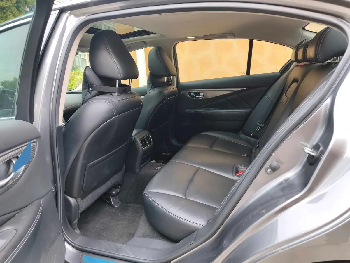 2018 Jeep Grand Commander 2.0T 265HP L4 9AT,autocango,china used car exporter,china ev exporter,chinese used car exporter,chinese used ev exporter