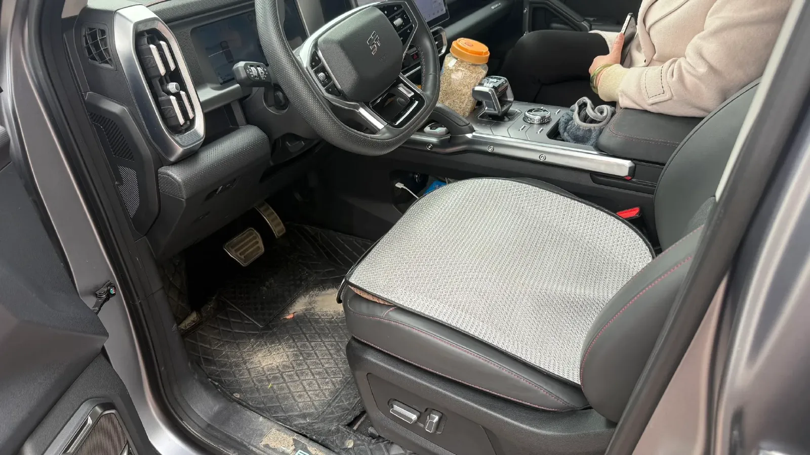 2024 Jetour ShanHai TravellerC-DM 1.5T 156HP L4 3DHT PHEV 26.7KWH,autocango,china used car exporter,china ev exporter,chinese used car exporter,chinese used ev exporter