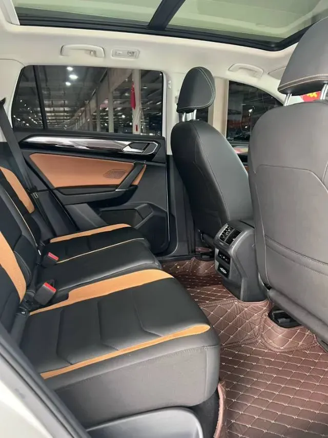 2019 Jeep Cherokee 2.0T 234HP L4 9AT,autocango,china used car exporter,china ev exporter,chinese used car exporter,chinese used ev exporter