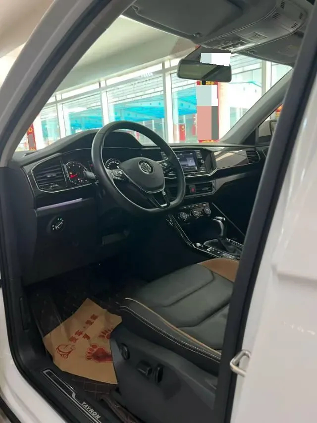 2019 Jeep Cherokee 2.0T 234HP L4 9AT,autocango,china used car exporter,china ev exporter,chinese used car exporter,chinese used ev exporter