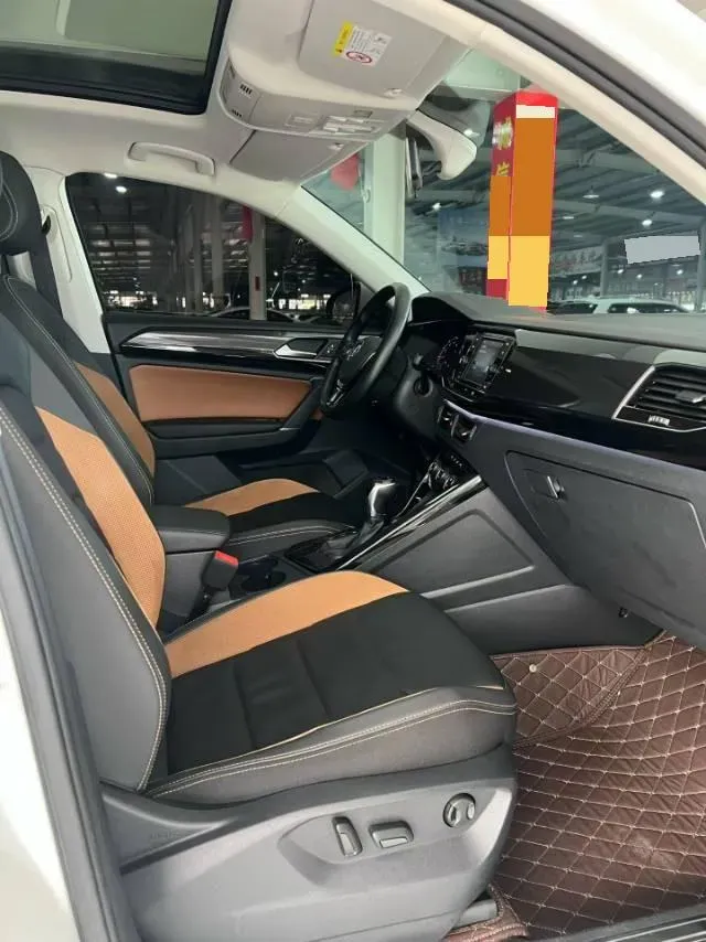 2019 Jeep Cherokee 2.0T 234HP L4 9AT,autocango,china used car exporter,china ev exporter,chinese used car exporter,chinese used ev exporter